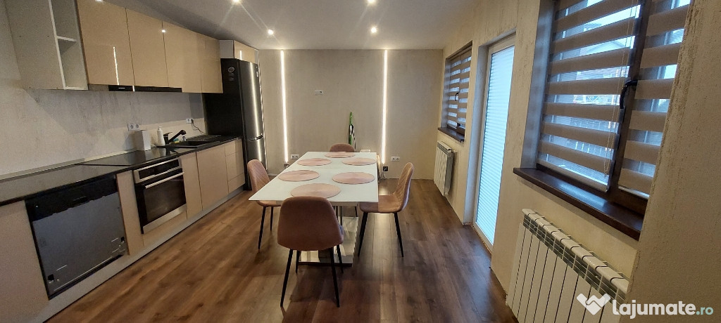 Inchiriez apartament cu 3 camere si curte