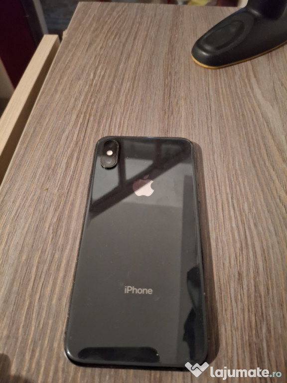 Iphone XS + încărcător..