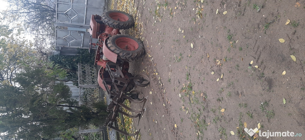 Tractor pasqoale cu prasitoare