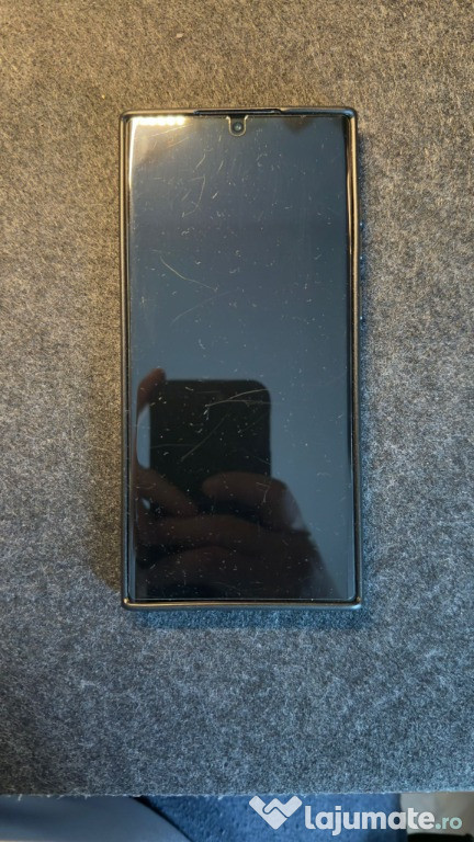 Vând Samsung Galaxy S22 Ultra cu accesorii, preț negociabil