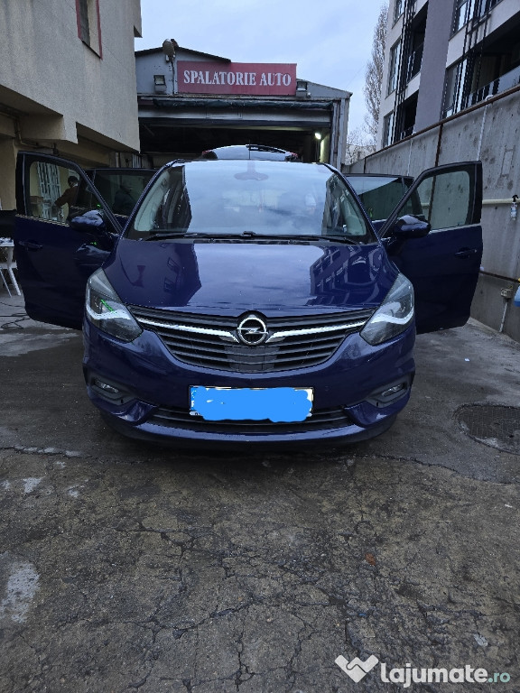 Opel Zafira C Tourer 2017