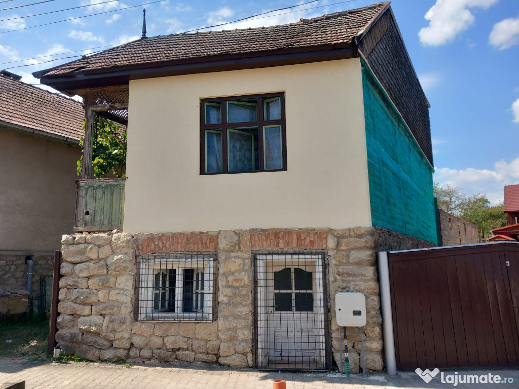 Casă de vănzare in centrul ”satului european” Săncraiu, jud. Cluj