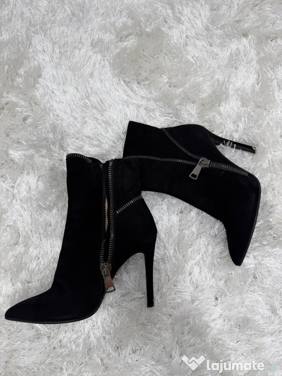 Ghete piele intoarsa