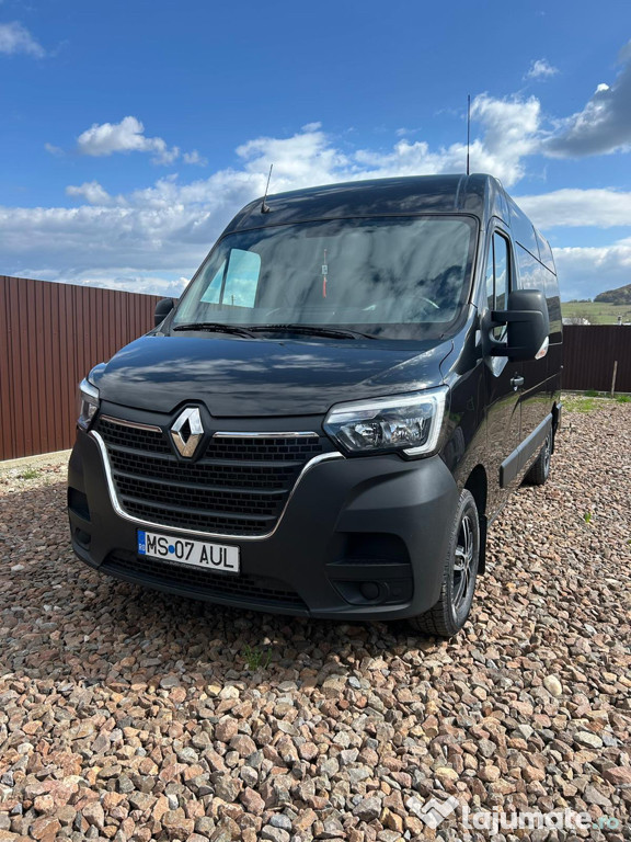 Vând Renault Master 8+1 persoane