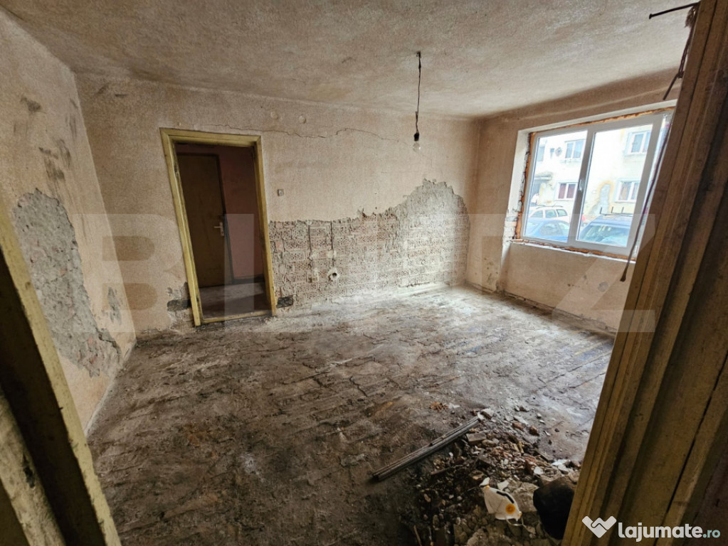 Apartament 2 camere semidecomandat Nasaud