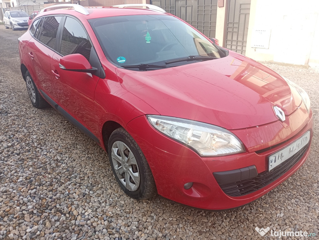 Vând Renault Megane 3,fabricație 2011,motor 1,5 DCi