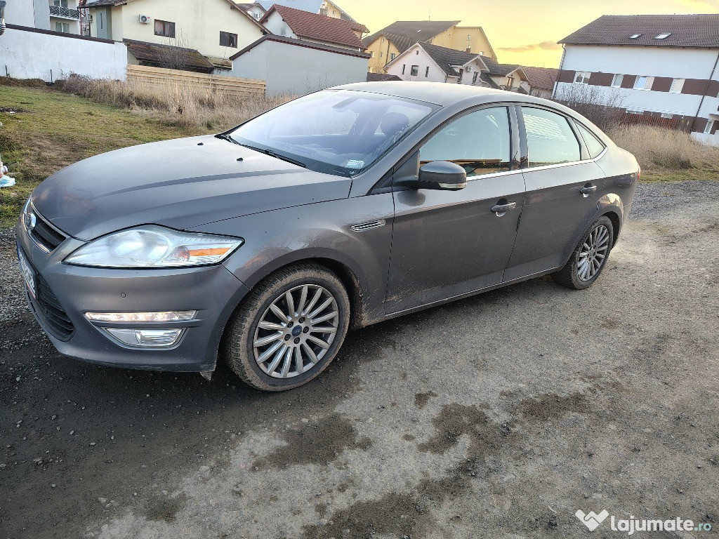 Vând Ford Mondeo