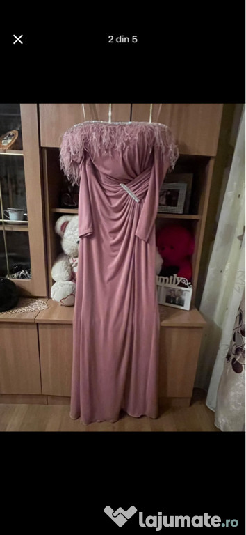 Vînd Rochița Elegantă