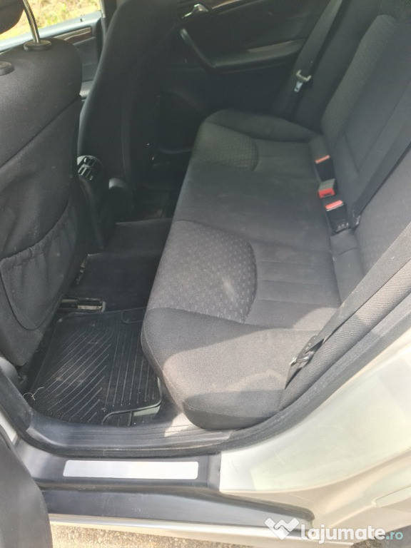 ???? Vând Mercedes-Benz Clasa C 220