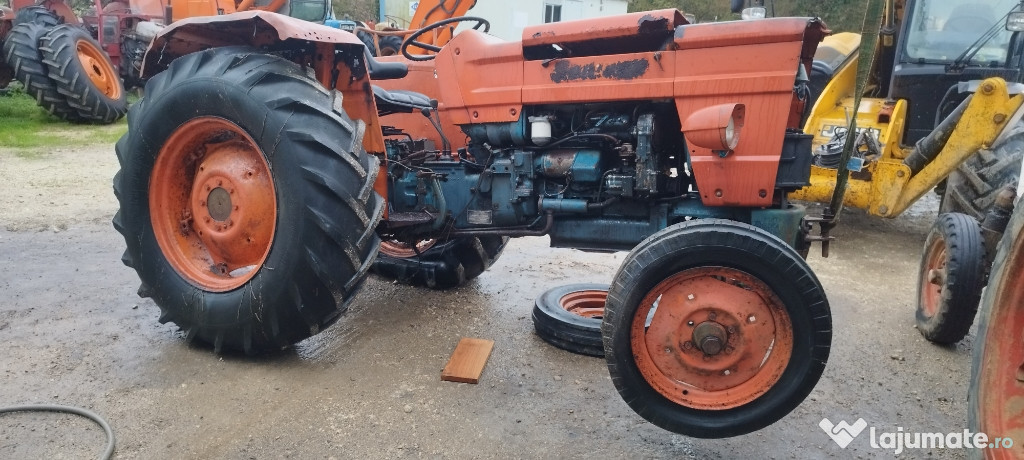 Tractor fiat 550