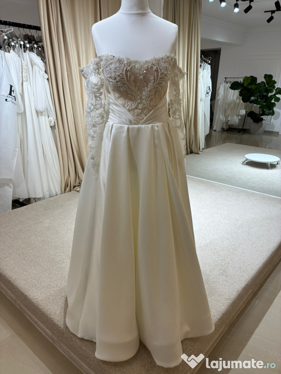 Rochie de mireasă, nouă, necununată.