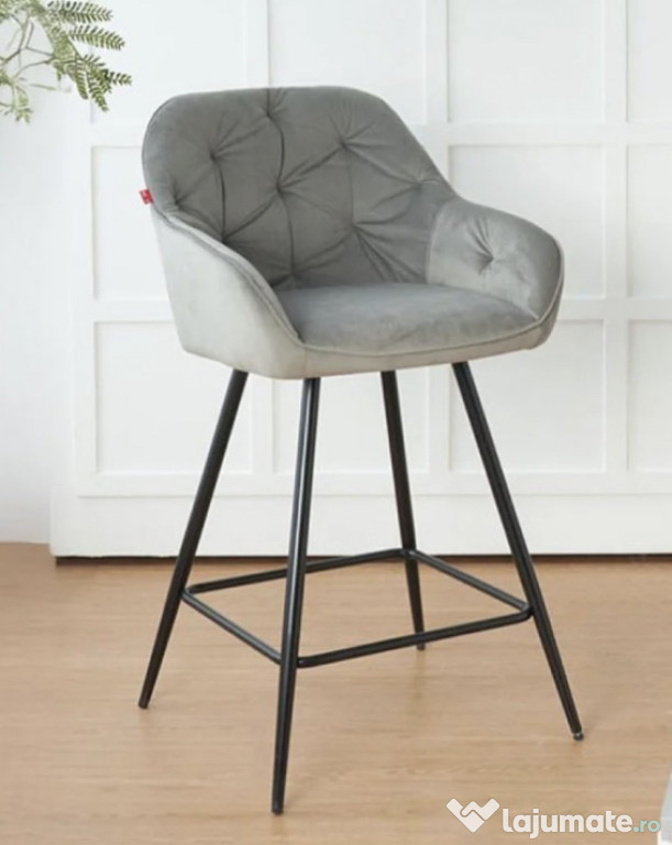 Scaun de bar și două set