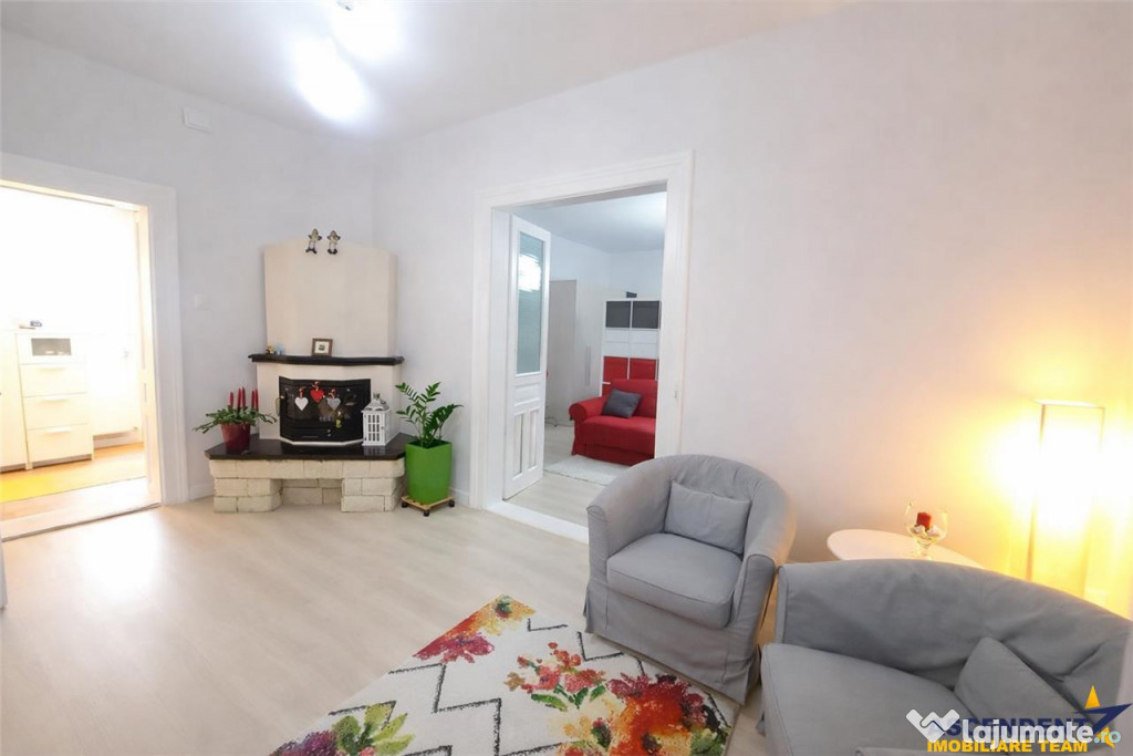 Casa, pe locatie centrala, imbinare apreciabila intre tradit