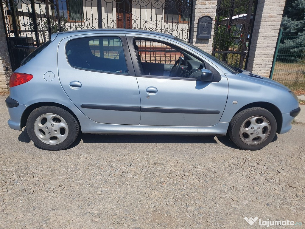 Dezmembrez Peugeot 206