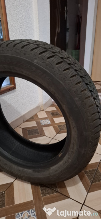 Vând Cauciuc Iarna 205/55/R16 Debica
