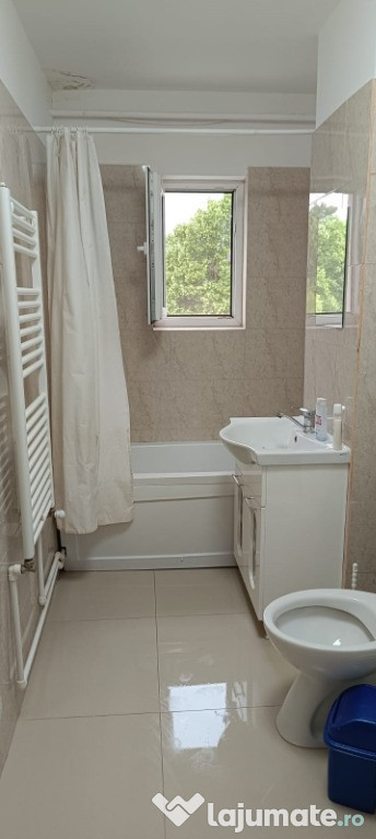 Vand ap renovat complet, raport calitate/pret - excelent, direct propr