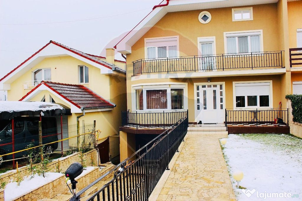 Casă / Vilă cu 6 camere de vânzare în zona Oncea