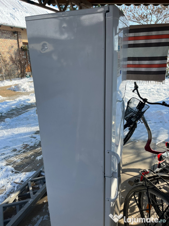 Frigider Arctic second hand