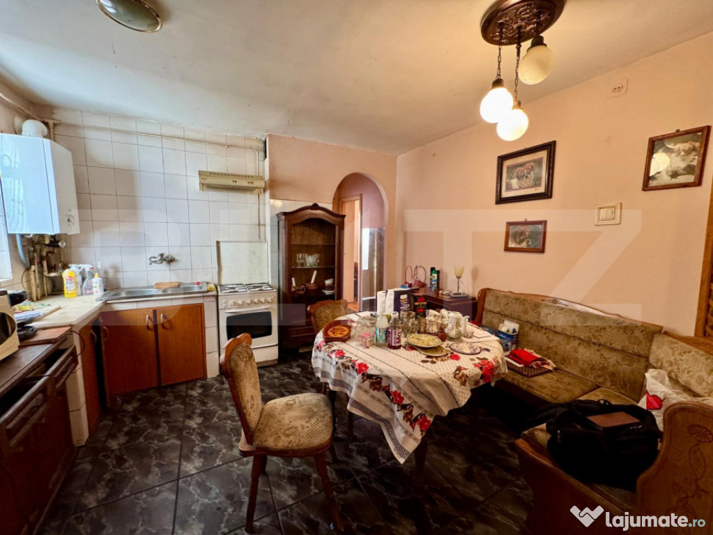 Apartament 4 camere, 81 mp, zona Dambu Pietros