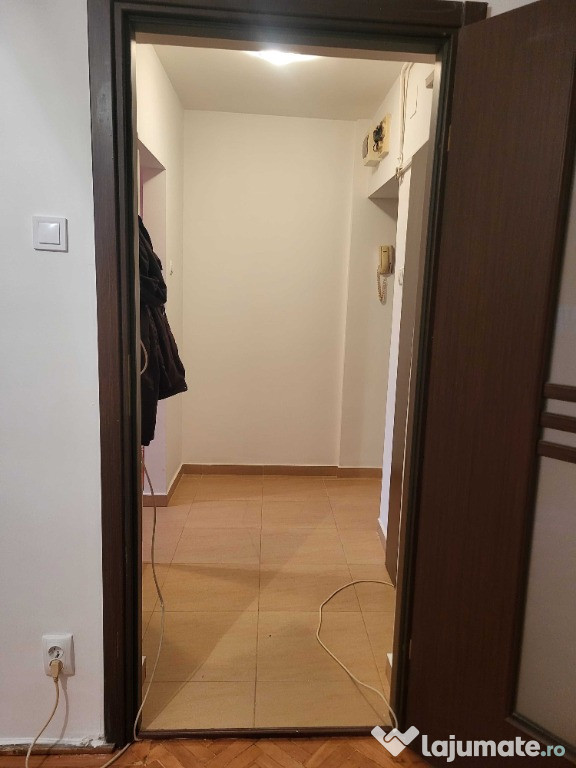 Doua camere,Titan, se accepta credit ipotecar