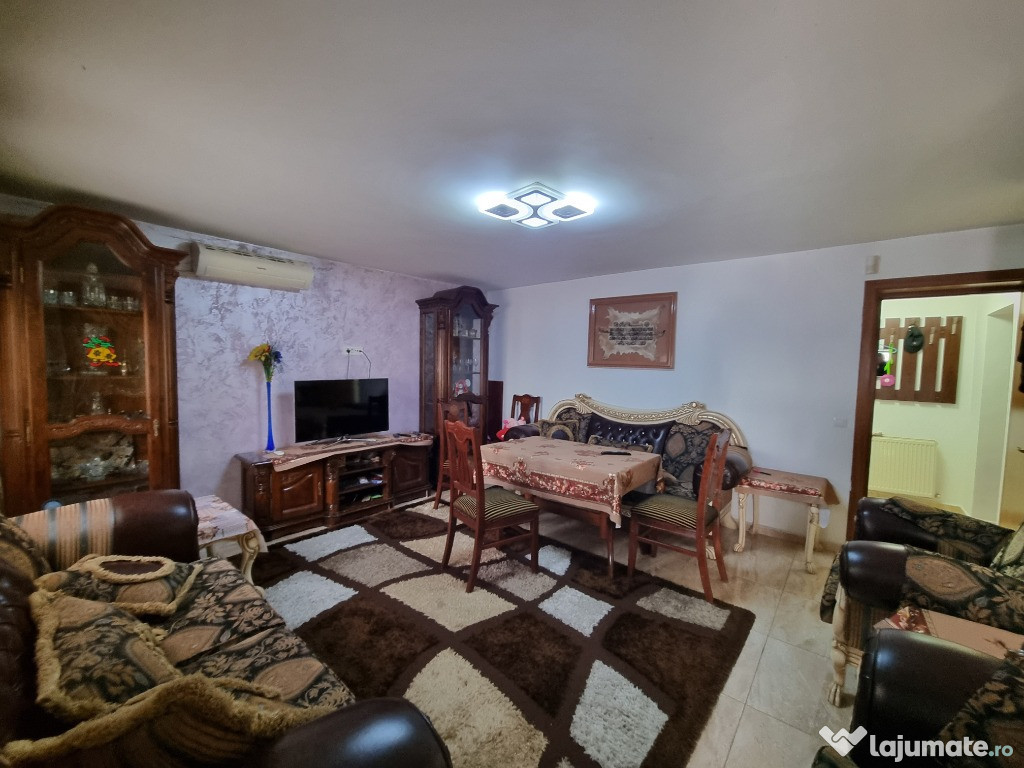 Vila de inchiriat 5 camere Sisesti-Vatra Noua