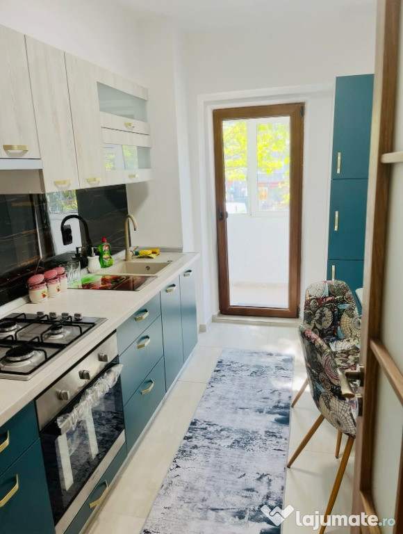 Apartament 3 camere intersectie Tg. Cucu cu Podu de Fier