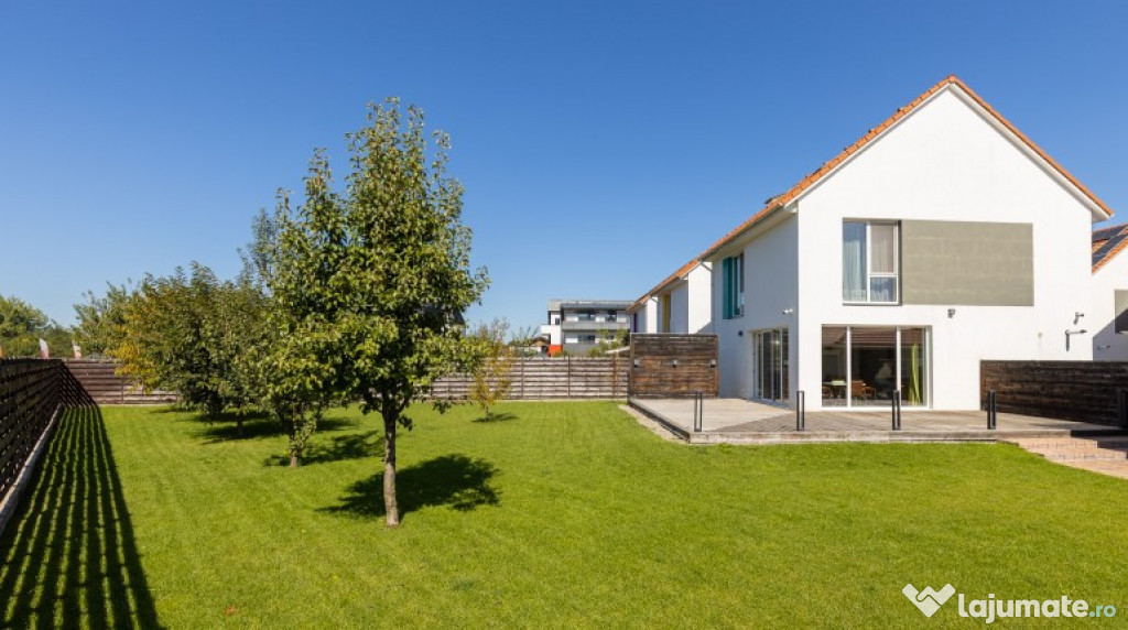Casa individuala cu 4 camere, 120 mp util plus curte de 700