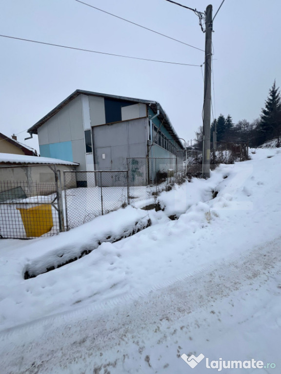 Hala si spatiu de birou de inchiriat