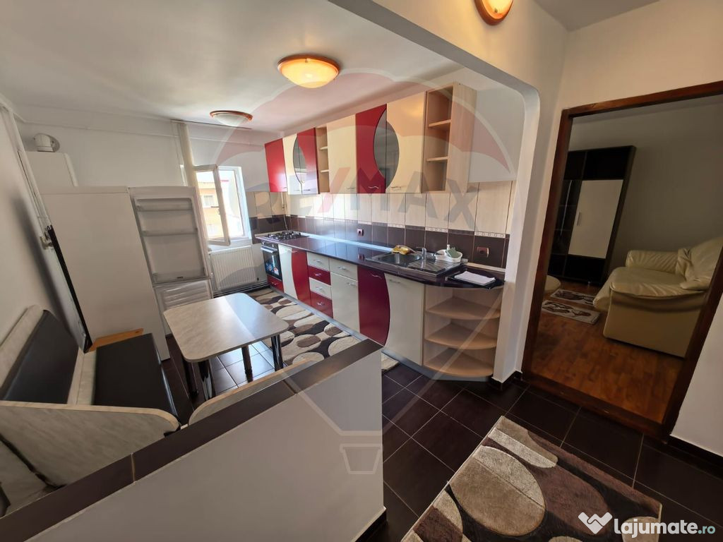 Prima închiriere - Apartament 3 camere + garaj în zona ...