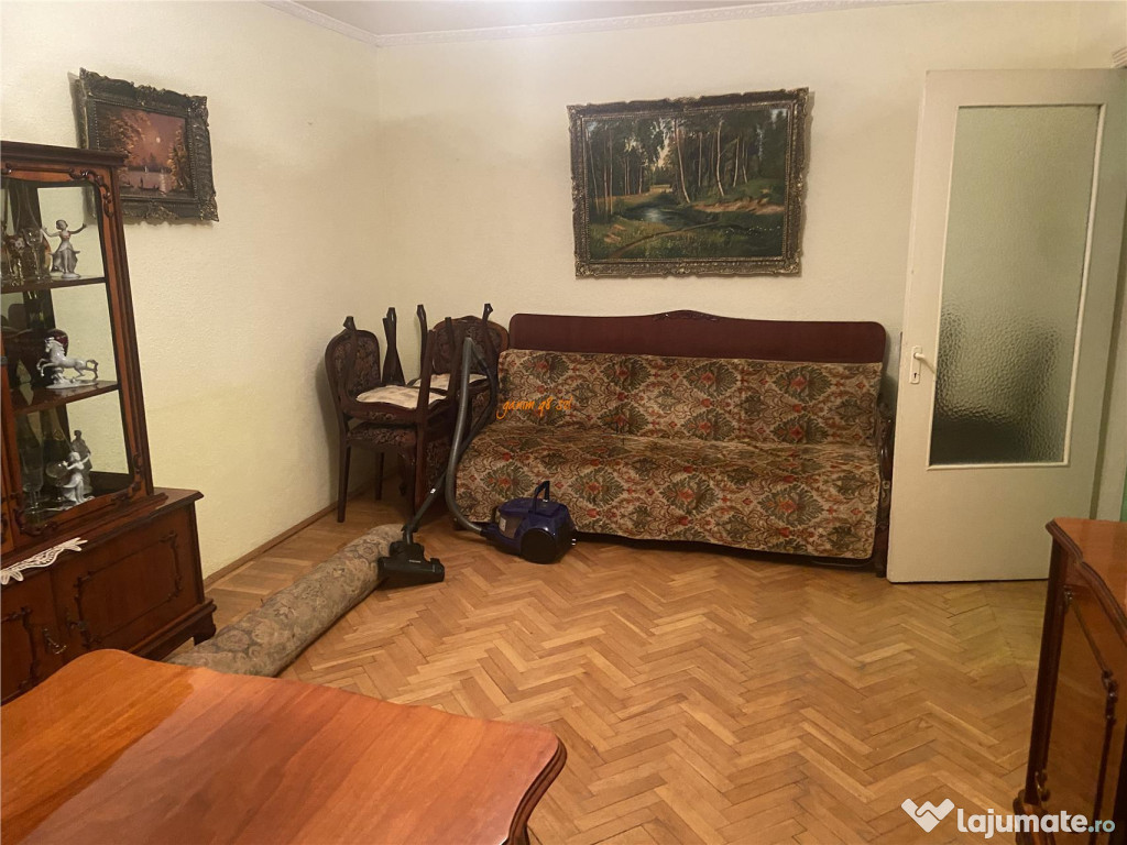 Apartament 3 camere , zona ultracentrala - Primaria Focsani