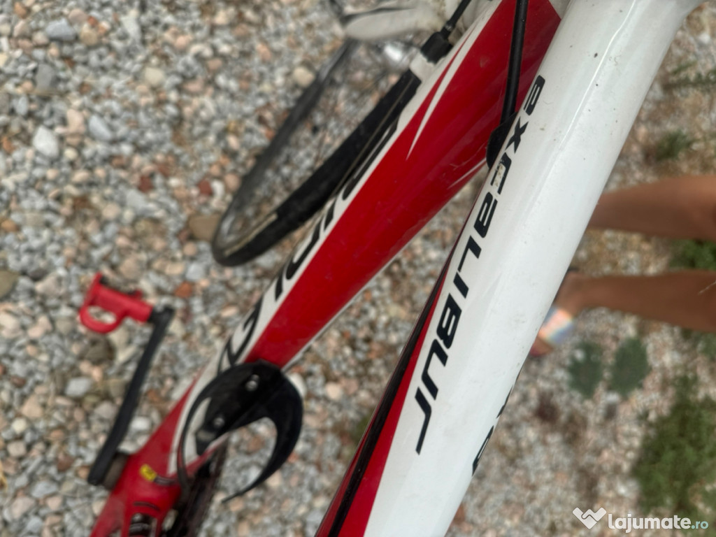 Bicicleta de curse din carbon