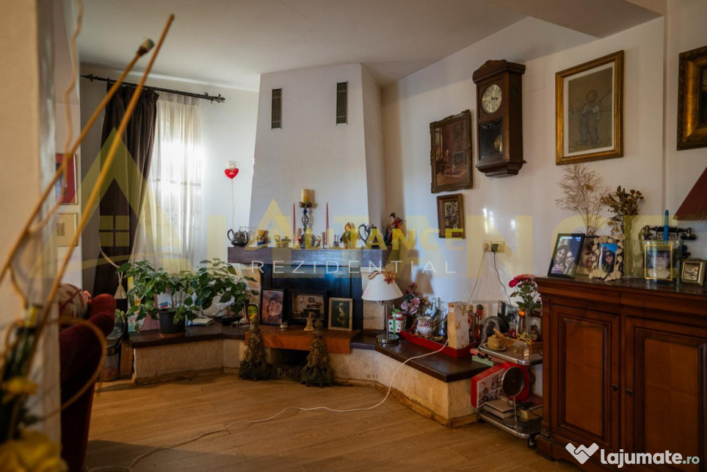 Proprietate Exclusivista cu Deschidere Spectaculoasa la Apa