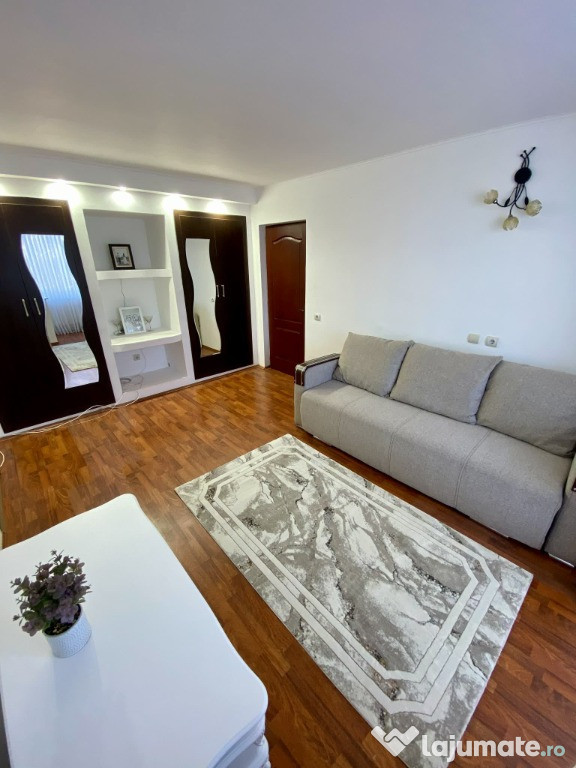 Vând apartament central