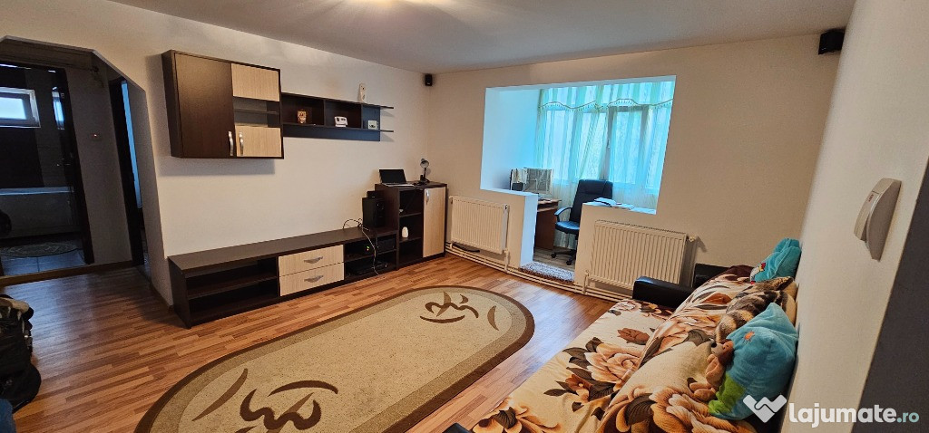 Vand Apartament 2 Camera Zona Tineretului