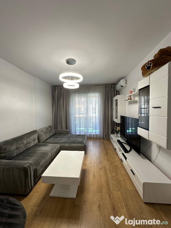 Apartament de 2 camere, mobilat, utilat, parcare privata, Nord est