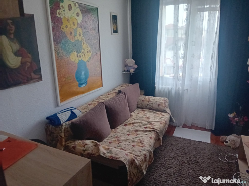 Apartament 3 Cam la cheie mobila Politia Locala 45mp et 4 pod centrala