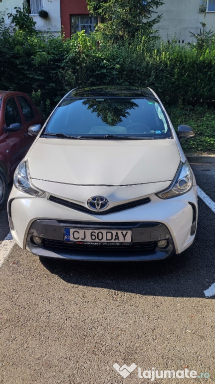 Vând toyota prius plus