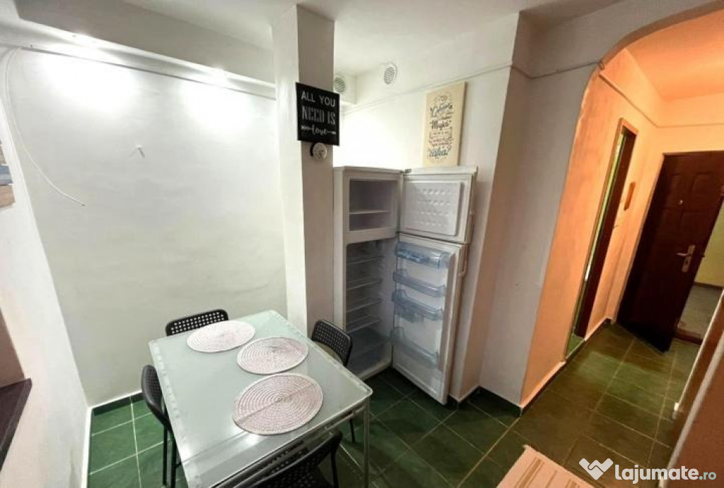 Eroii revolutiei etaj 4 decomandat