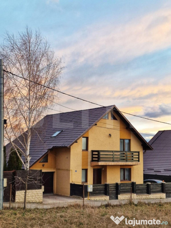 Casă elegantă, cu rafinament și intimitate – un cămin