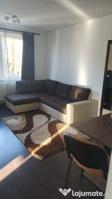 Zona Magazinului Universal, 3 camere, etaj 4