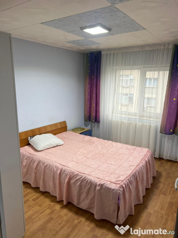Apartament cu 3 camere, 70 mp, Balș zona Jiu