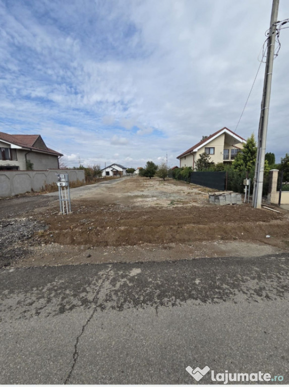 Teren intravilan de vânzare, 700 mp – Albesti