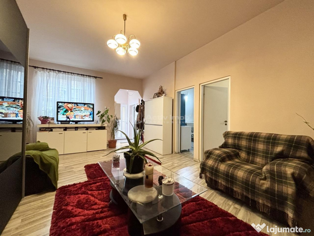 Casa zona centrala - singur in curte - 243 mp