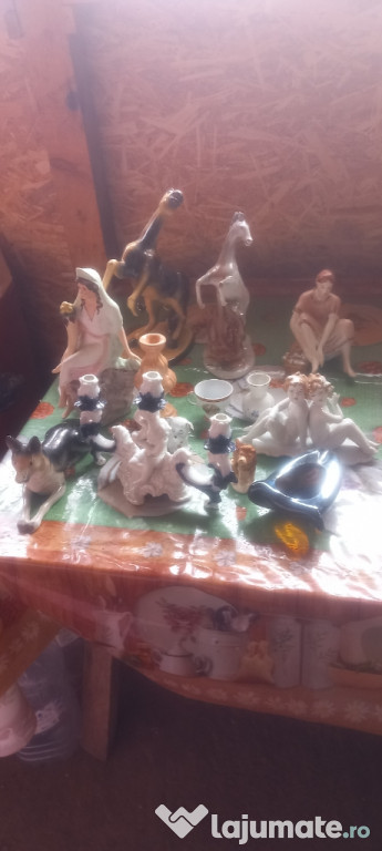 Bibelouri portelan vechi