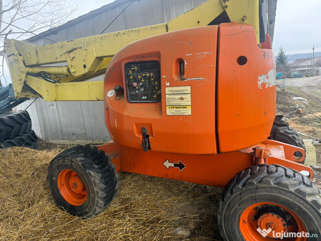 Nacela 16m pe verticala