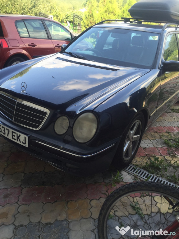 Dezmembrez mercedes e class w210