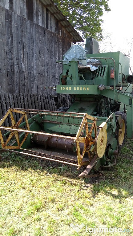 Combina John Deere 330