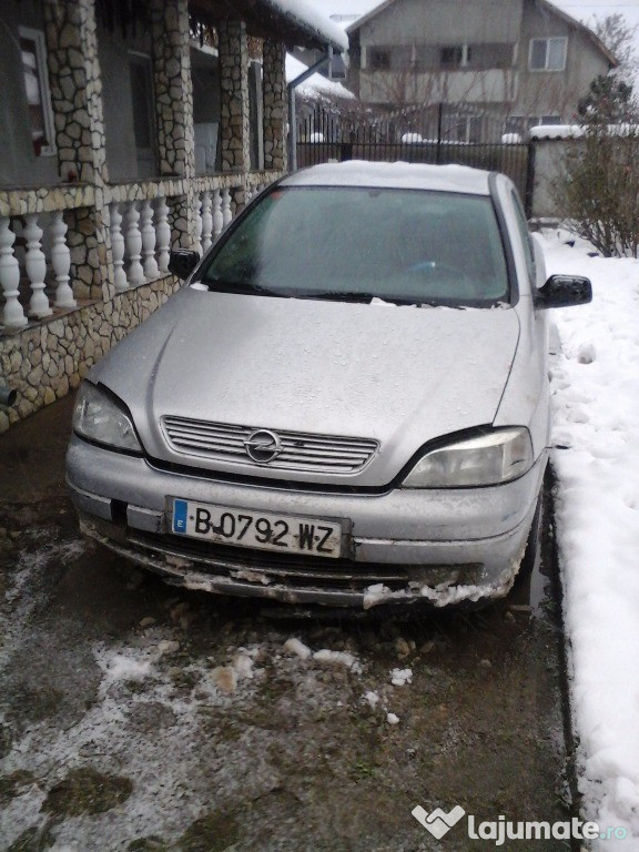 Dezmembrez opel astra g