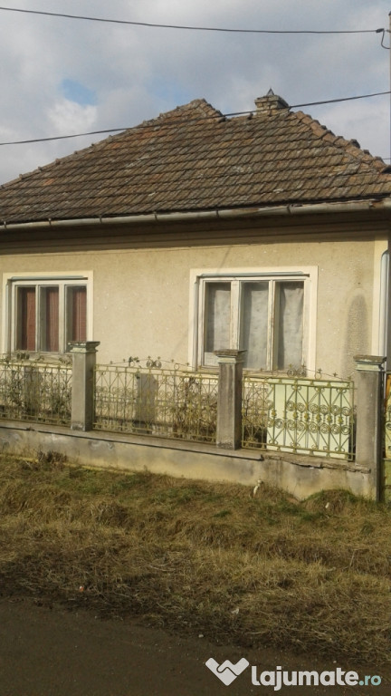 Casa 4 camere in Micoslaca Zona centrala