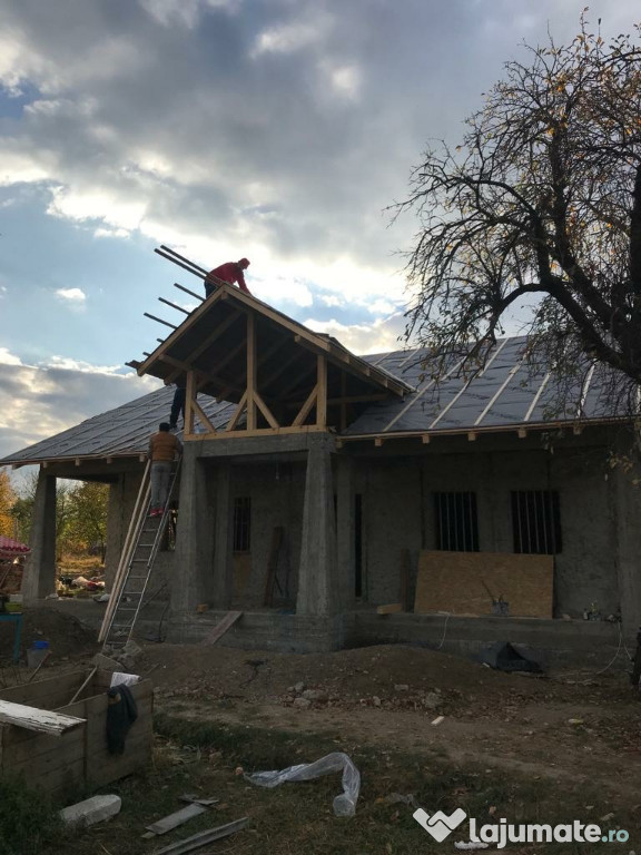 Casa la rosu, construcție nouă Galbeni Central